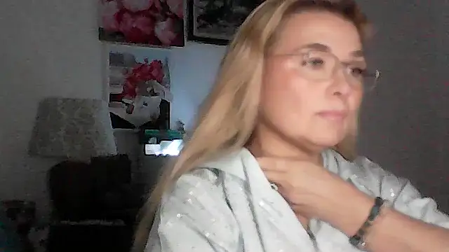 Myrienna online show from 28, 11, 2025