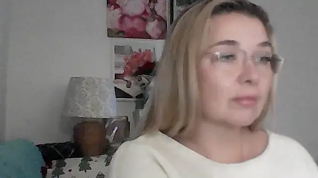 Myrienna online show from 16, 12, 2025