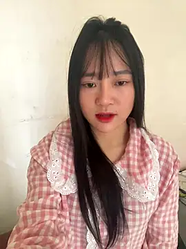 Snapshot of Be_xinh chatting on 2, 11, 2025 Be xinh online show from 2, 11, 2025