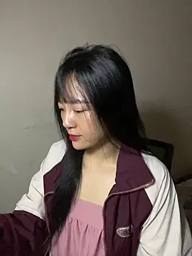 Snapshot of Be_xinh chatting on 8, 11, 2025 Be xinh online show from 8, 11, 2025