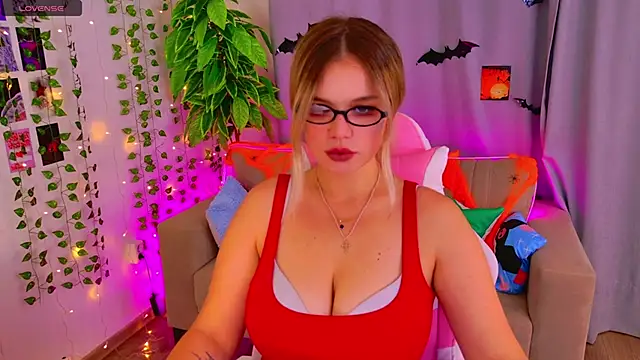 KellyHayden online show from 26, 10, 2025