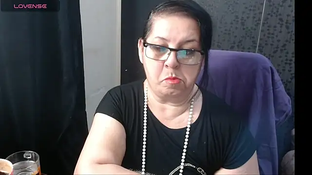Snapshot of MissSanjanne chatting on 11, 1, 2025 MissSanjanne online show from 11, 1, 2025