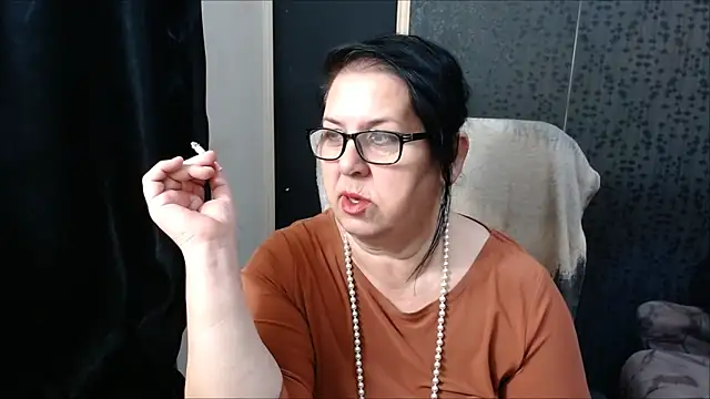 Snapshot of MissSanjanne chatting on 5, 3, 2025 MissSanjanne online show from 5, 3, 2025