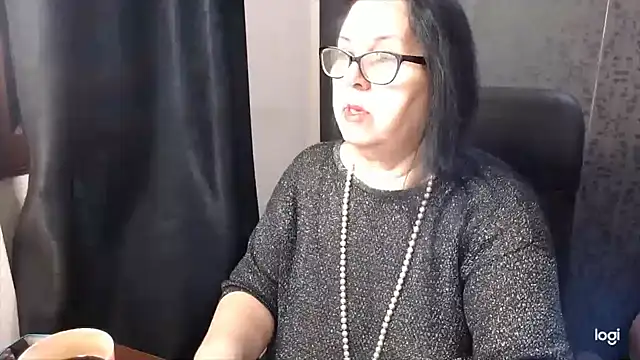 Snapshot of MissSanjanne chatting on 18, 11, 2025 MissSanjanne online show from 18, 11, 2025