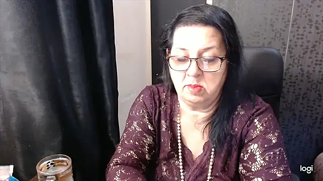 Snapshot of MissSanjanne chatting on 27, 11, 2025 MissSanjanne online show from 27, 11, 2025