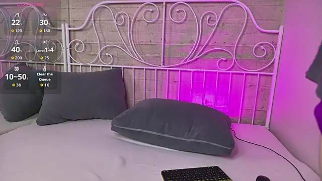 Snapshot of RobertDevine chatting on 26, 9, 2025 RobertDevine online show from 26, 9, 2025