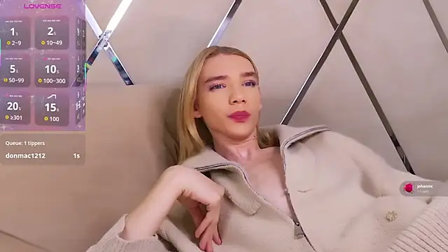 Snapshot of RobertDevine chatting on 13, 11, 2025 RobertDevine online show from 13, 11, 2025