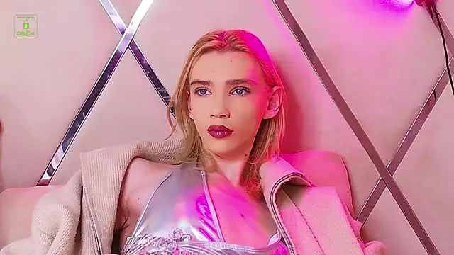 Snapshot of RobertDevine chatting on 16, 11, 2025 RobertDevine online show from 16, 11, 2025