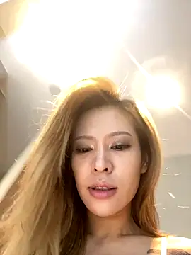 miumiu-66 online show from 28, 10, 2025