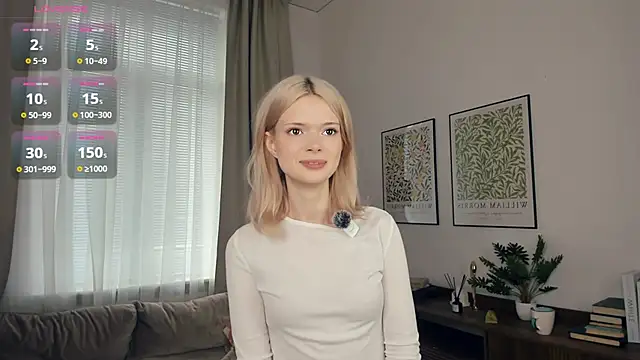 Snapshot of LaureMestler chatting on 9, 10, 2025 LaureMestler online show from 9, 10, 2025
