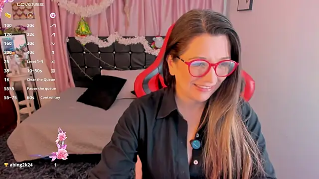 Snapshot of Hanna_MA chatting on 18, 12, 2025 Hanna MA online show from 18, 12, 2025