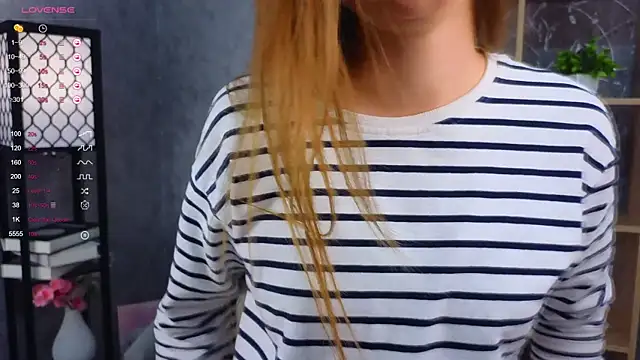 Snapshot of ElenoreReth chatting on 24, 10, 2025 ElenoreReth online show from 24, 10, 2025