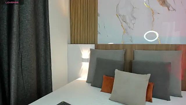 Snapshot of cristal_priincess chatting on 5, 11, 2025 cristal priincess online show from 5, 11, 2025