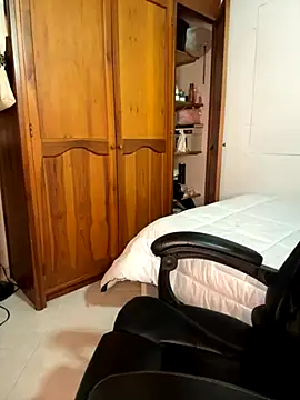 Bleer Rousse online show from 7, 10, 2025