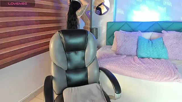 Antonela vargas online show from 28, 3, 2026