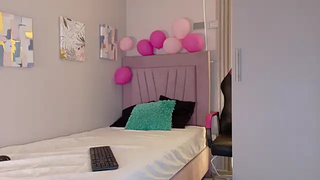 meli peach1 online show from 19, 11, 2025