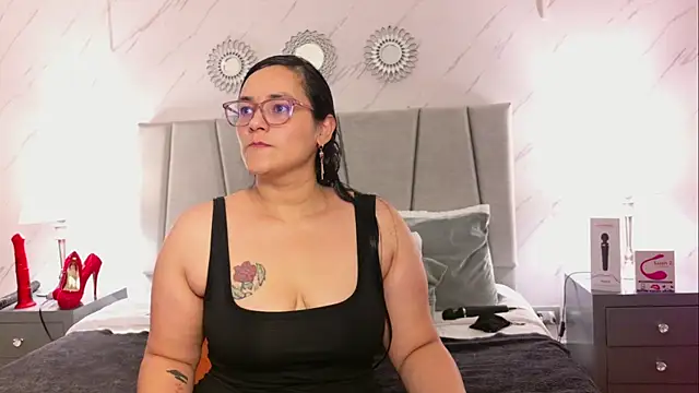 Michell Monet online show from 17, 4, 2026