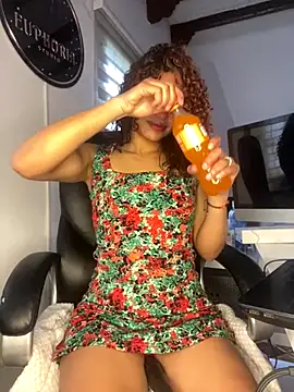 PrettyLia online show from 25, 10, 2025