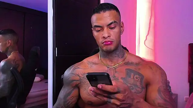 Snapshot of binmontana_ chatting on 15, 10, 2025 binmontana  online show from 15, 10, 2025