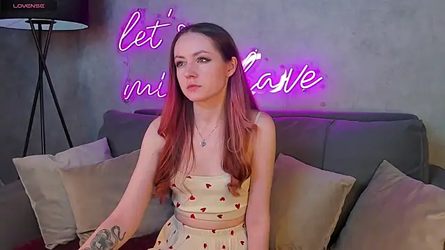 Berta Kelly online show from 8, 11, 2025