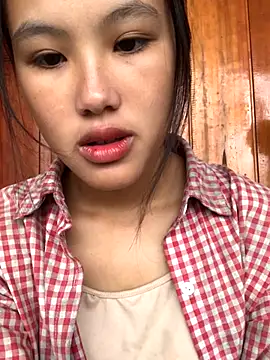 Snapshot of Mai_lovely chatting on 4, 10, 2025 Mai lovely online show from 4, 10, 2025