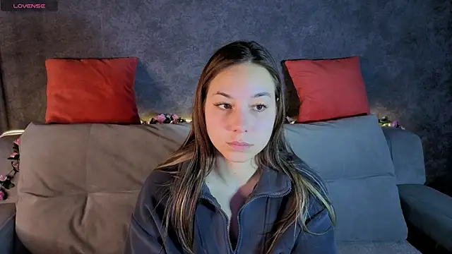 Al1ice Moures online show from 4, 12, 2025