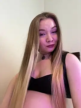 Amalie Smith online show from 7, 6, 2026
