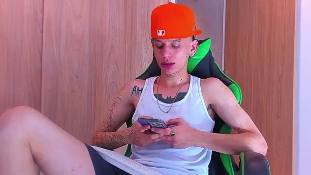 Skinny batman online show from 5, 10, 2025