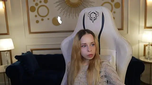 Luchi Sun online show from 3, 11, 2025