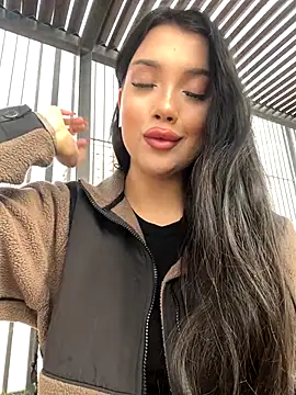 Snapshot of kiss_Lissa chatting on 12, 11, 2025 kiss Lissa online show from 12, 11, 2025