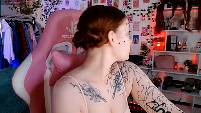 Ayla Hicks online show from 20, 11, 2025