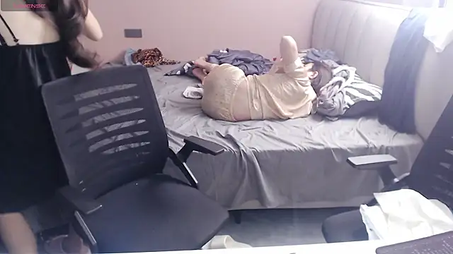 Snapshot of redrose520 chatting on 24, 9, 2025 redrose520 online show from 24, 9, 2025