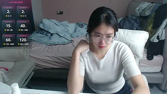 Snapshot of redrose520 chatting on 16, 11, 2025 redrose520 online show from 16, 11, 2025