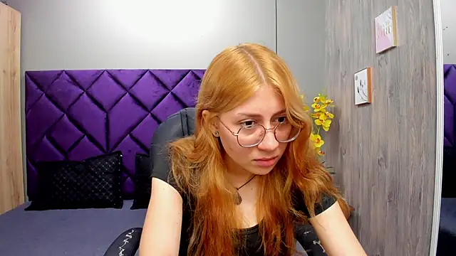 ChloeCampbell03 online show from 17, 10, 2025