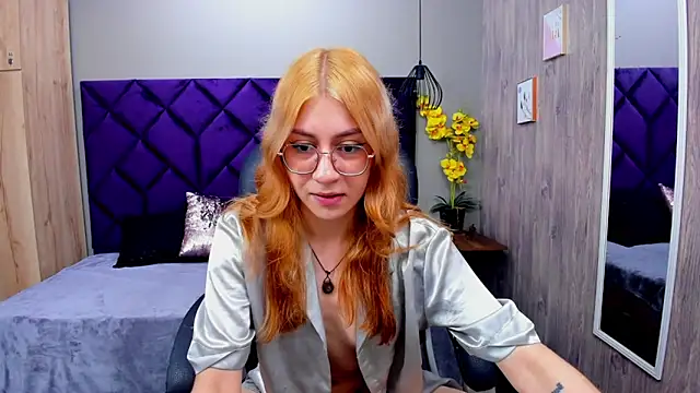 ChloeCampbell03 online show from 4, 11, 2025