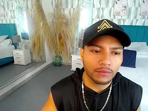 Max Rivers online show from 6, 10, 2025
