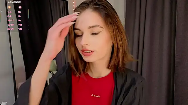 Snapshot of LunaraRada chatting on 11, 10, 2025 LunaraRada online show from 11, 10, 2025