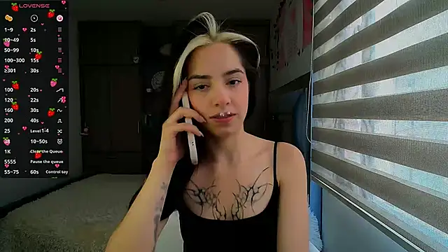 Snapshot of Kittyross chatting on 20, 11, 2025 Kittyross online show from 20, 11, 2025