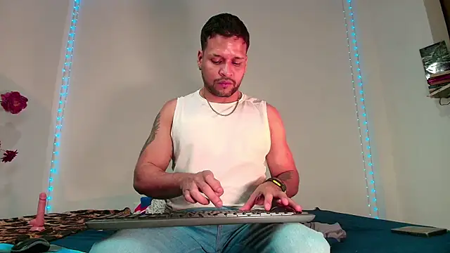 LucasGaeel online show from 4, 3, 2026