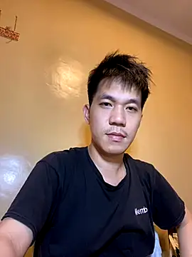 Snapshot of asian_guy_69 chatting on 19, 10, 2025 asian guy 69 online show from 19, 10, 2025