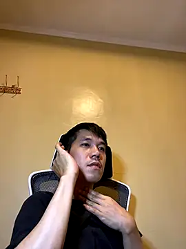 Snapshot of asian_guy_69 chatting on 2, 11, 2025 asian guy 69 online show from 2, 11, 2025