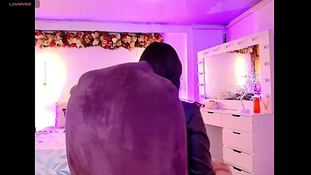 Snapshot of kloe28 chatting on 15, 11, 2025 kloe28 online show from 15, 11, 2025