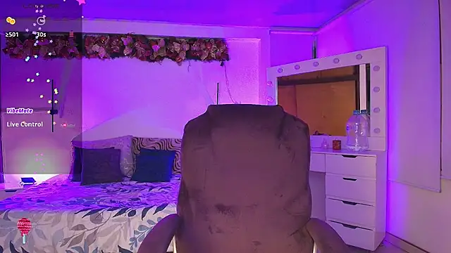 Snapshot of kloe28 chatting on 7, 1, 2026 kloe28 online show from 7, 1, 2026