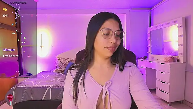 Snapshot of kloe28 chatting on 26, 2, 2026 kloe28 online show from 26, 2, 2026