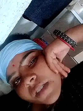 Snapshot of Cuty_nensi chatting on 7, 10, 2025 Cuty nensi online show from 7, 10, 2025