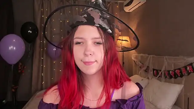 Monica  Queen online show from 22, 10, 2025