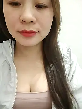 Girl Shy2000 online show from 28, 11, 2025