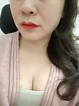 Girl Shy2000 online show from 9, 2, 2026