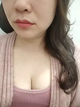 Girl Shy2000 online show from 15, 2, 2026