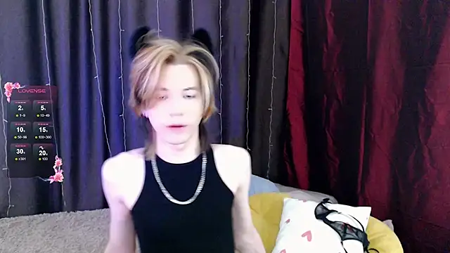 Snapshot of evan_reinhart chatting on 27, 10, 2025 evan reinhart online show from 27, 10, 2025